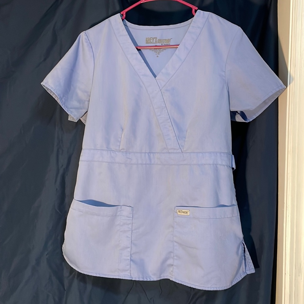 M Greys Anatomy scrub top